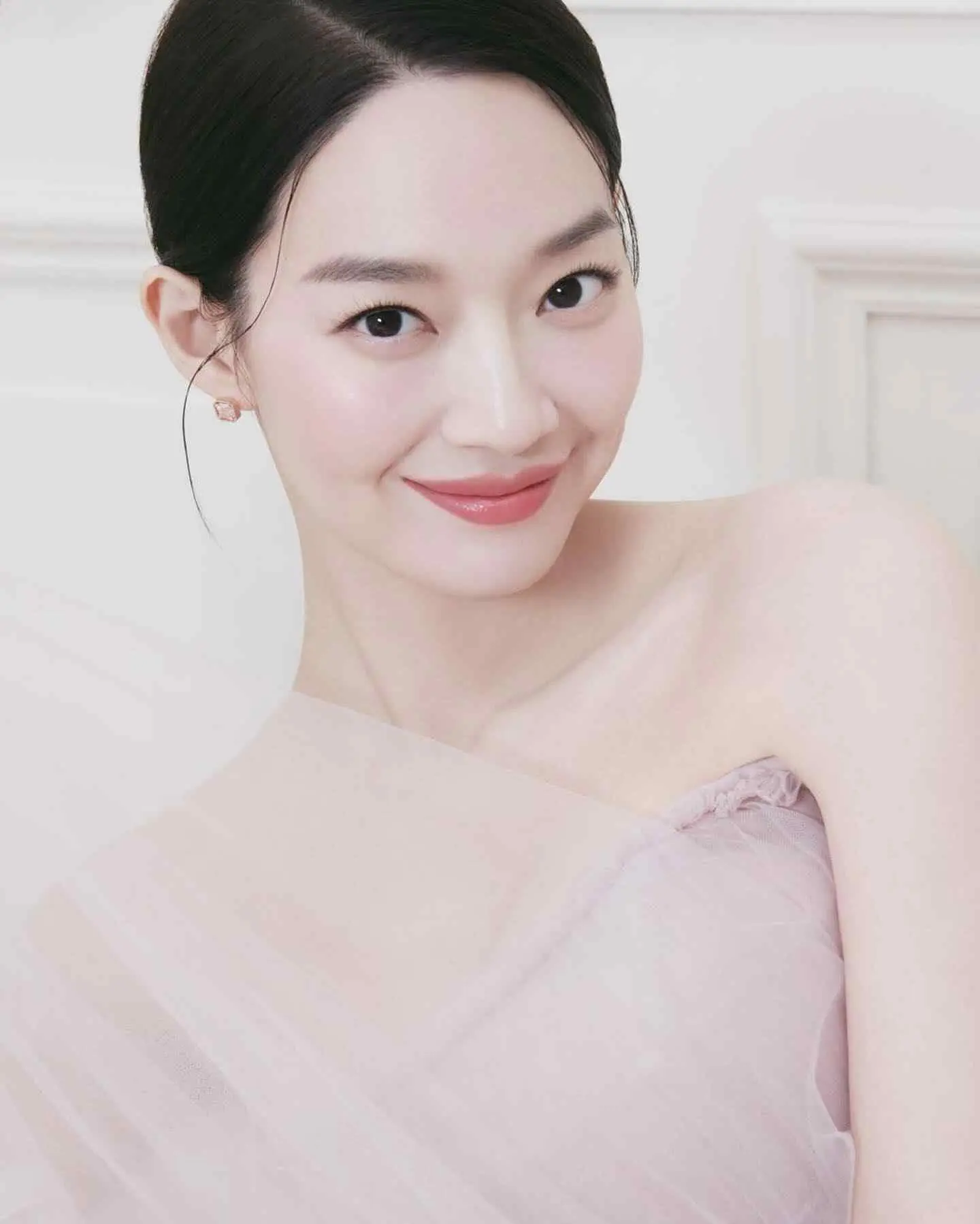 Shin Min A - shin-min-a-hot-5.webp